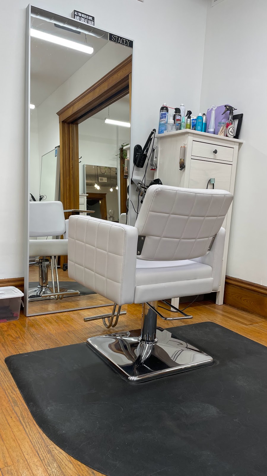 The Styling Studio | 144 Dundas St, Woodstock, ON N4S 1A2, Canada | Phone: (519) 290-4247