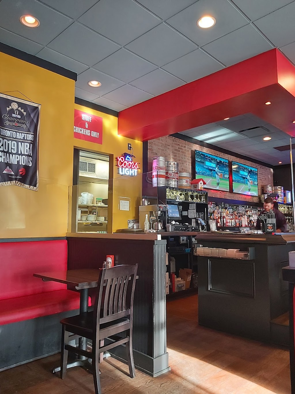 St. Louis Bar & Grill | 1405 Mountain Rd, Moncton, NB E1C 2T9, Canada | Phone: (506) 388-9464