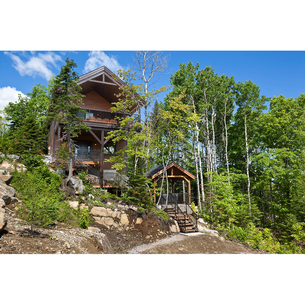 Chalet Charlevoix Mirador sur le fief 2 | 156 Chemin du Fief, Petite-Rivière-Saint-François, QC G0A 2L0, Canada | Phone: (418) 661-2033