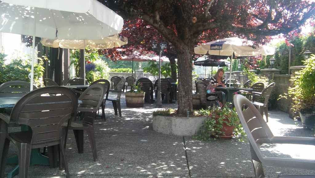 Chakalaka Bar & Grill | 13230 Trans-Canada Hwy, Ladysmith, BC V9G 1L8, Canada | Phone: (250) 924-0324