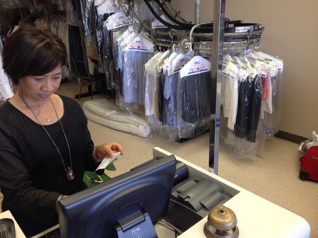 Browns Cleaners | 250 Greenbank Road, Ottawa, ON K2H 1E9, Canada | Phone: (613) 721-1347