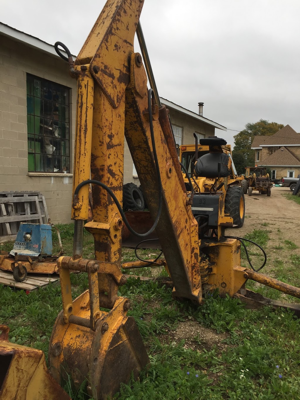Robert S Dier And Sons Used Tractor Parts & Equipment Sales | 46 Toronto Sydenham St, Chatsworth, ON N0H 1G0, Canada | Phone: (519) 794-2621