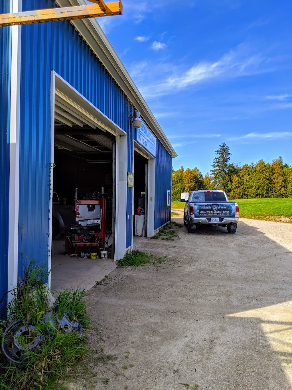 West Side Auto Glass | # North RR#5, 718180 ON-6, Owen Sound, ON N4K 5N7, Canada | Phone: (519) 372-1295