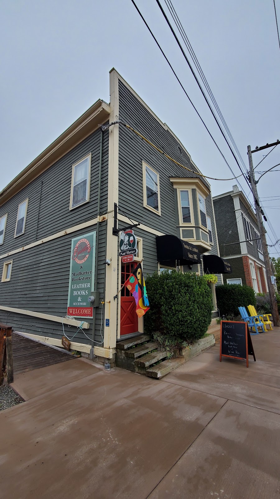 Mad Hatter Books | 213 St George St, Annapolis Royal, NS B0S 1A0, Canada | Phone: (902) 532-2070