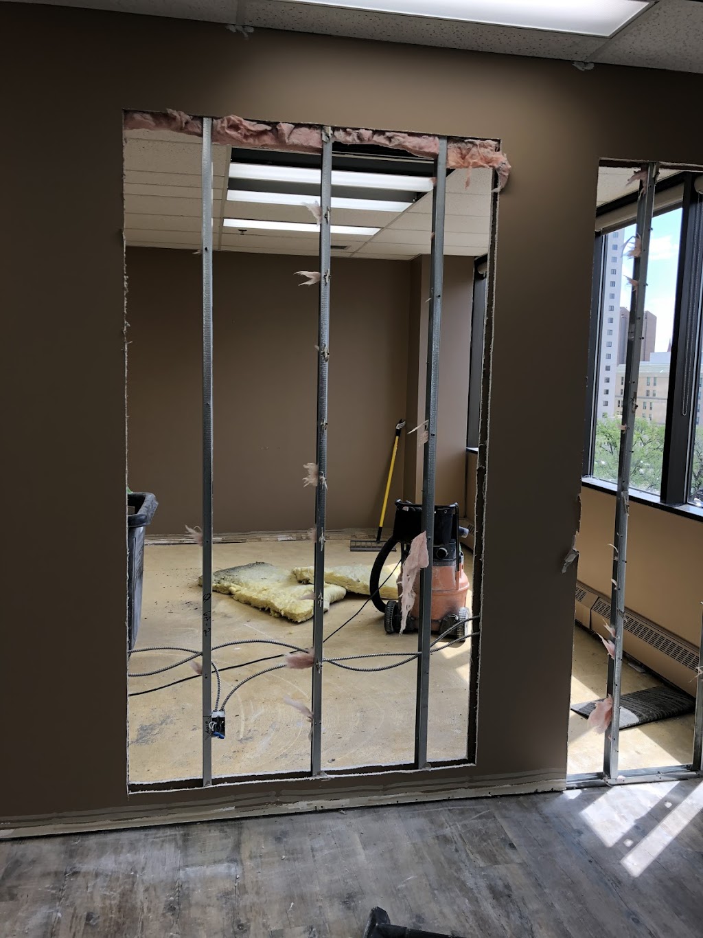 R&L Electric Contracting Services | 810 Steeves Ave, Saskatoon, SK S7L 5N1, Canada | Phone: (306) 260-7063
