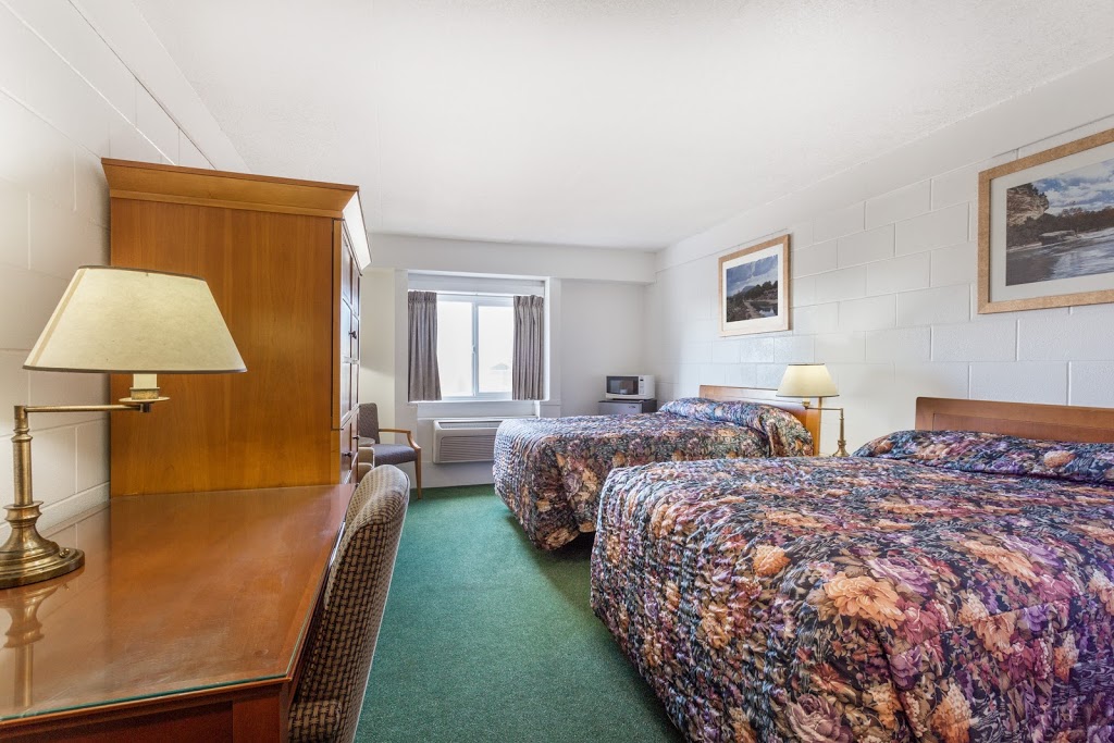 MOOSEJAW INN | 45 N Service Rd, Moose Jaw, SK S6H 4N7, Canada | Phone: (306) 692-0647