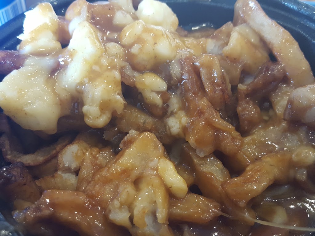 Restaurant La Belle Province | 3405 Boulevard Dagenais O, Laval, QC H7P 4V9, Canada | Phone: (450) 937-1138