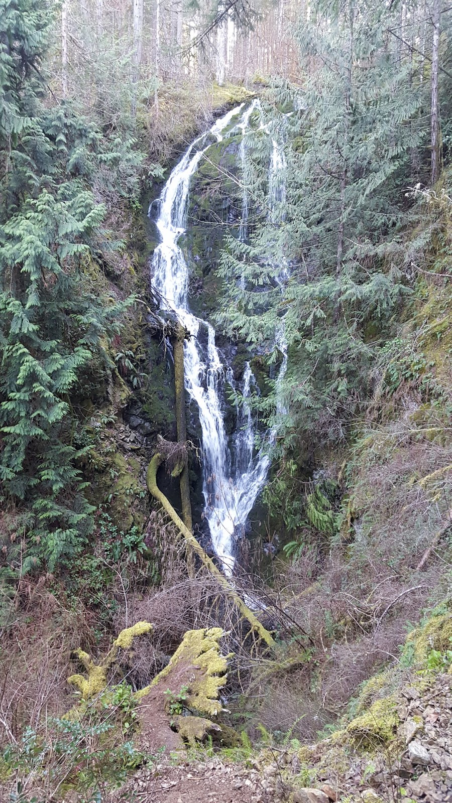Cascade Falls | Highlands, BC V9E, Canada