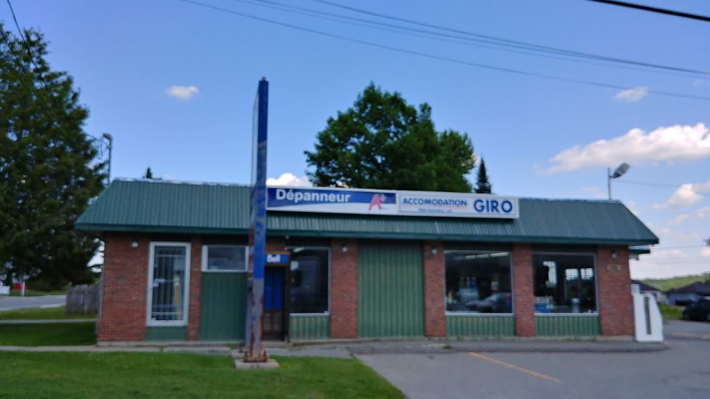 Accommodation GIRO | 1800 Rue Belvédère S, Sherbrooke, QC J1H 5W7, Canada | Phone: (819) 346-2772