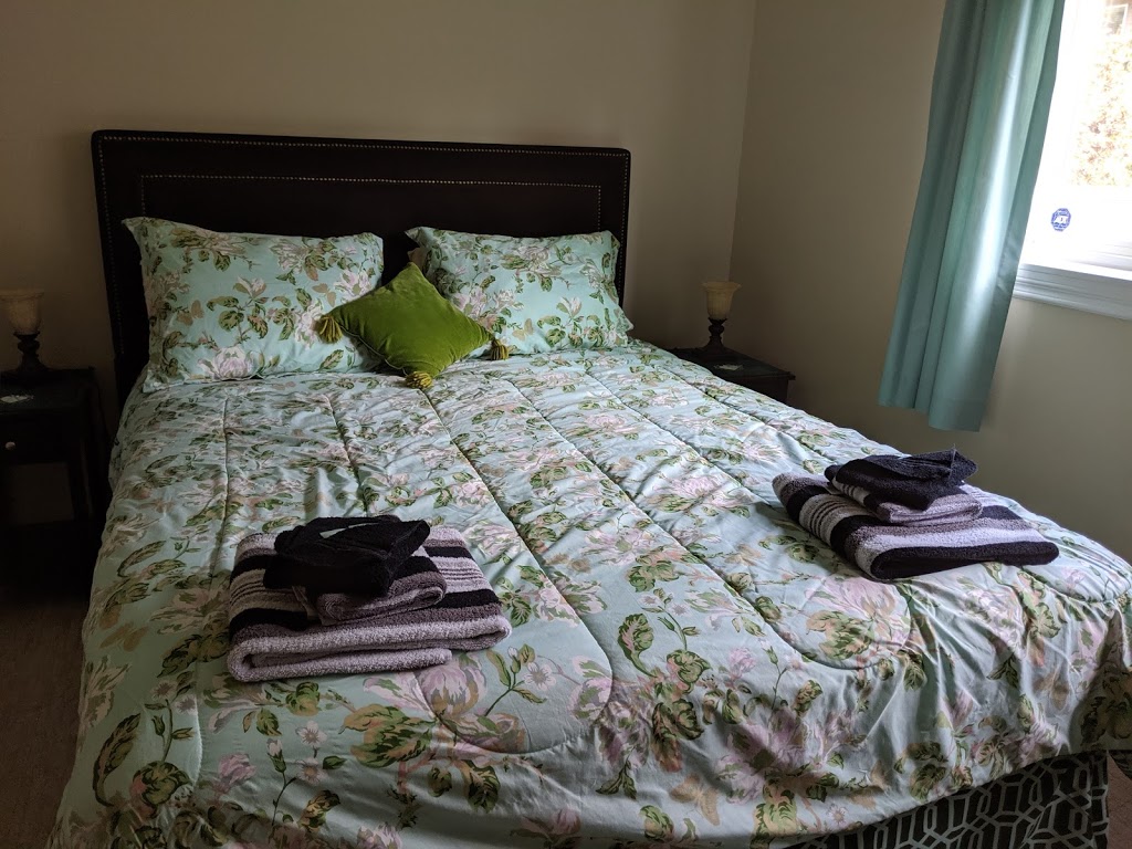 The 3 - Bees B & B | 66004 Ogilview Dr, Hope, BC V0X 1L1, Canada | Phone: (604) 860-9129