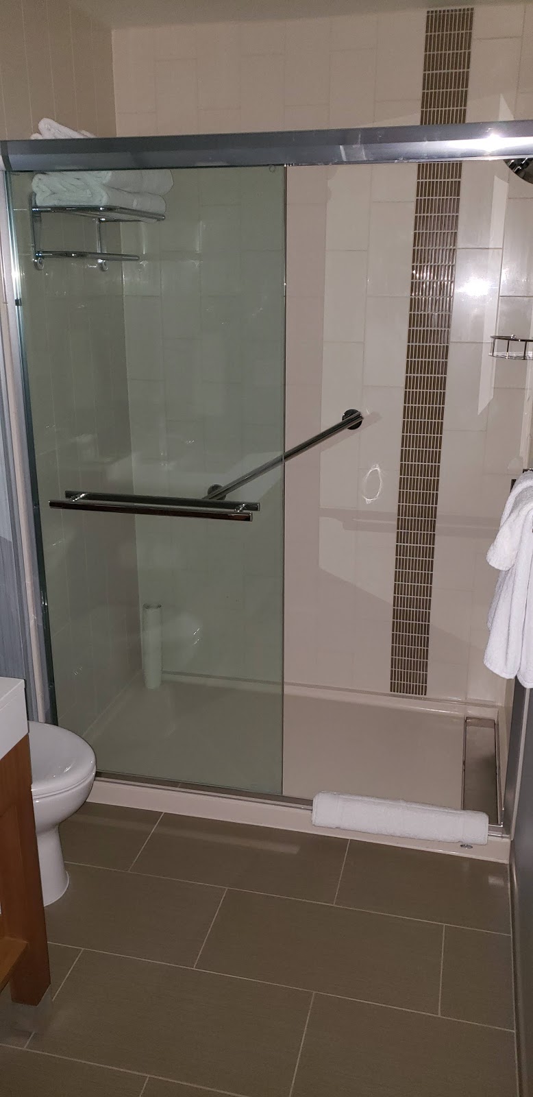Hyatt Place Calgary Airport | 10 Aero Cres NE, Calgary, AB T2E 7Y5, Canada | Phone: (587) 747-1234