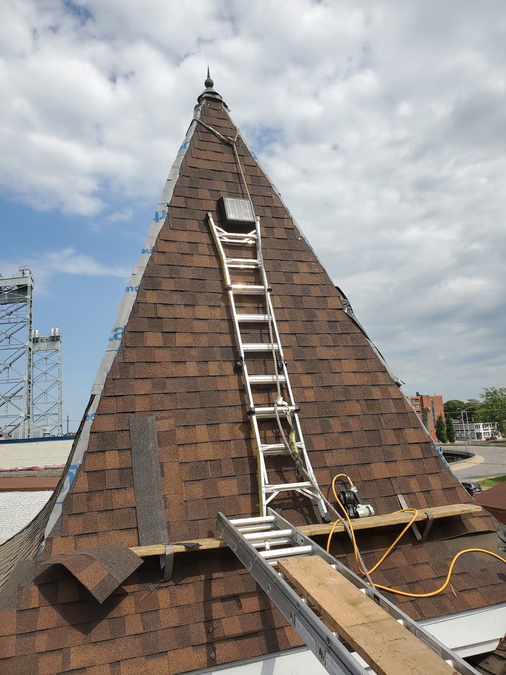 VG Reno Roofing | 311 The West Mall, Etobicoke, ON M9C 1C9, Canada | Phone: (647) 895-6693