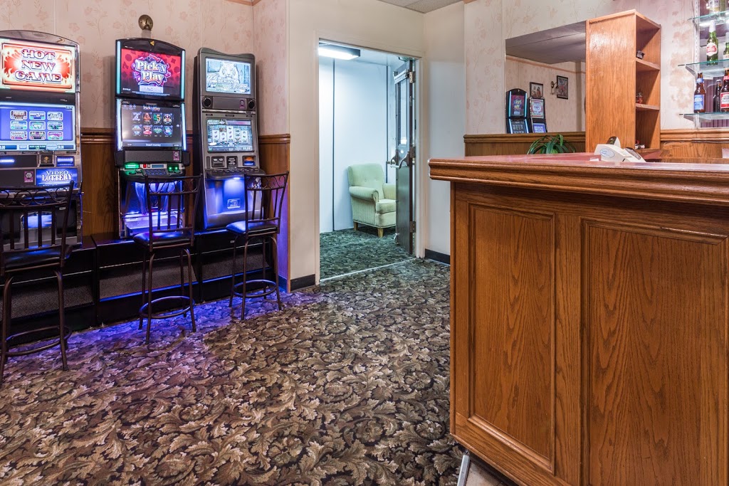 MOOSEJAW INN | 45 N Service Rd, Moose Jaw, SK S6H 4N7, Canada | Phone: (306) 692-0647