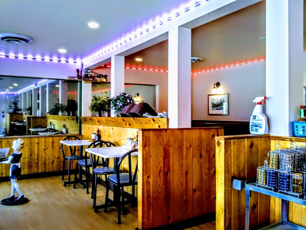 Lakeview Restaurant | 150 Esplanade Ave, Harrison Hot Springs, BC V0M 1K0, Canada | Phone: (604) 796-9888