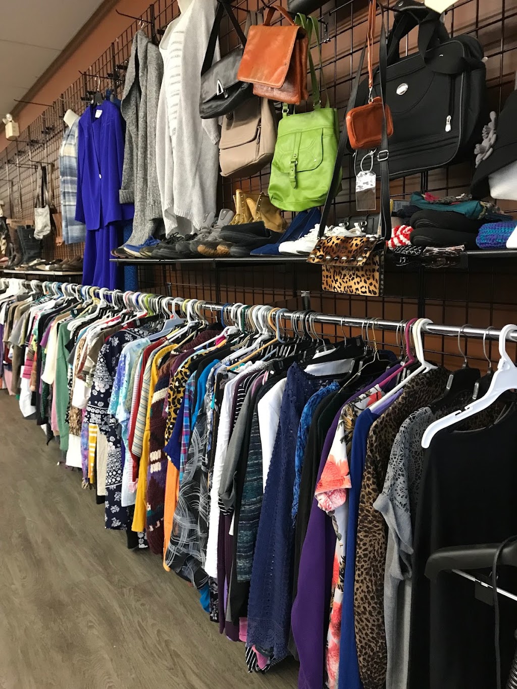 Violet Rose Gift & Thrift Shop | 2836 Nova Scotia Trunk 2, Shubenacadie, NS B0N 2H0, Canada | Phone: (902) 758-3967