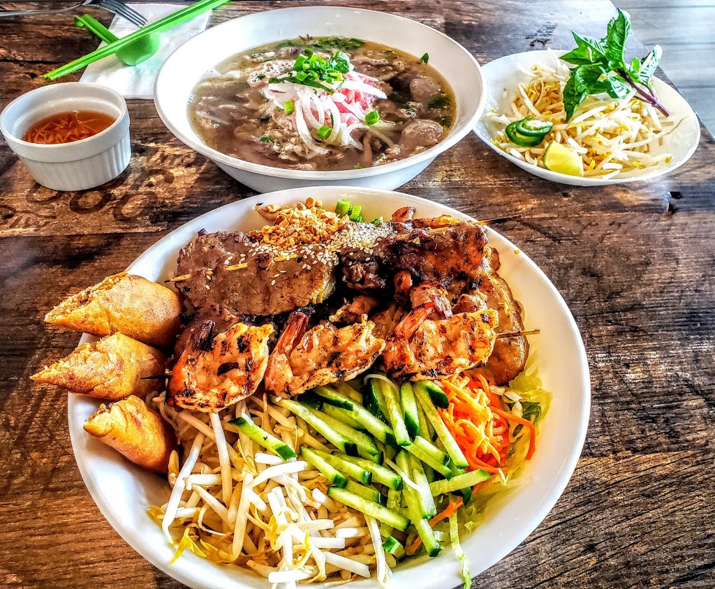 IPho and Grill Vietnamese Cuisine | 6104 104 St NW, Edmonton, AB T6H 2K7, Canada | Phone: (780) 760-9900
