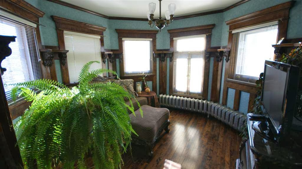 Keyhole Castle Bed and Breakfast | 1925 1 Ave E, Prince Albert, SK S6V 4V6, Canada | Phone: (306) 763-3321