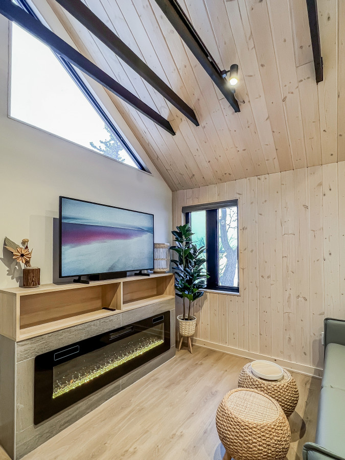 Away Cabins | 1026 Merrill Rd #12, Roseneath, ON K0K 2X0, Canada | Phone: (855) 733-2929