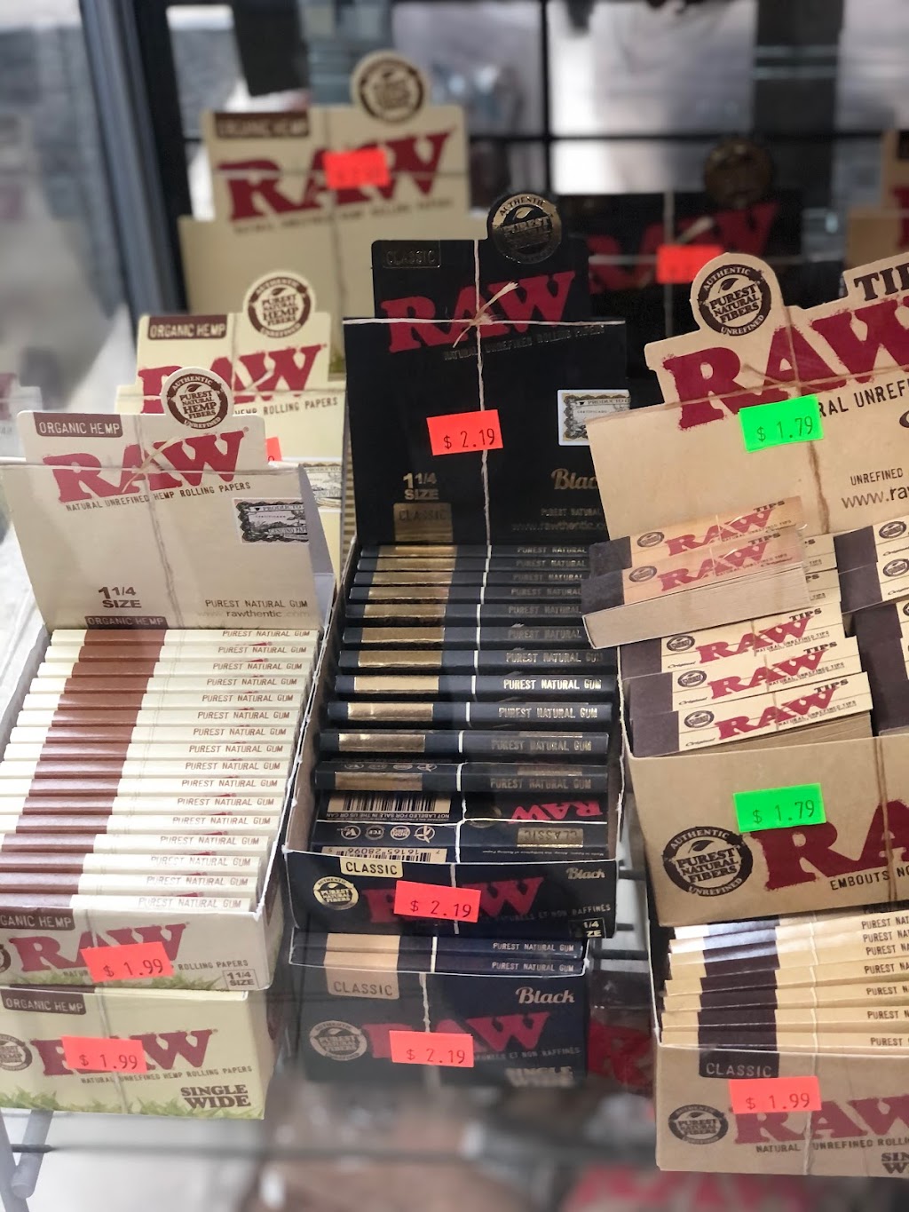Springbank Head shop | 360 Springbank Dr #6, London, ON N6J 1G5, Canada | Phone: (519) 474-3339