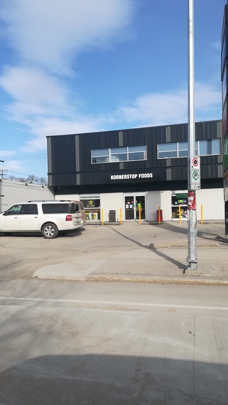 Korner Stop | store | 83 Sherbrook St, Winnipeg, MB R3C 2B2, Canada | 2049752752 OR +1 204-975-2752