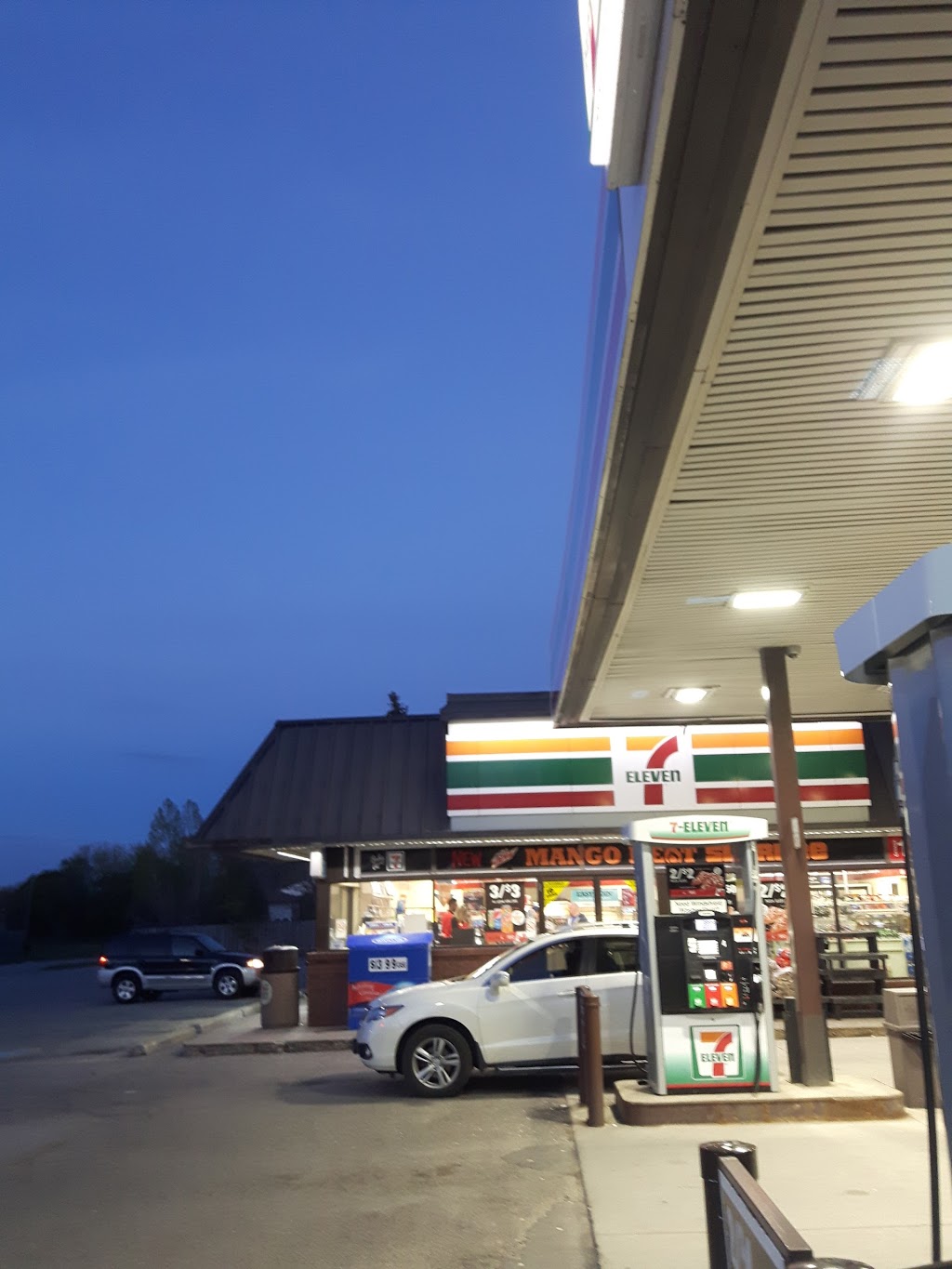 7-Eleven | 314 316 Lake St, St. Catharines, ON L2N 4H4, Canada | Phone: (905) 934-5885