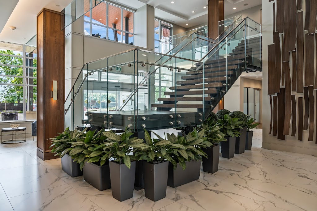 The Shores of Port Credit Luxury Senior Rentals | 270 Lakeshore Rd W, Mississauga, ON L5H 0A4, Canada | Phone: (905) 812-5280