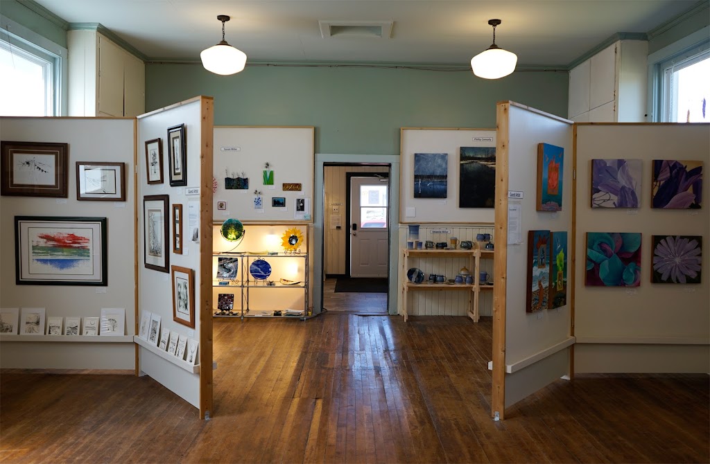 Red Schoolhouse Gallery | 2866 Hwy 6, Lions Head, ON N0H 1W0, Canada | Phone: (519) 793-3080