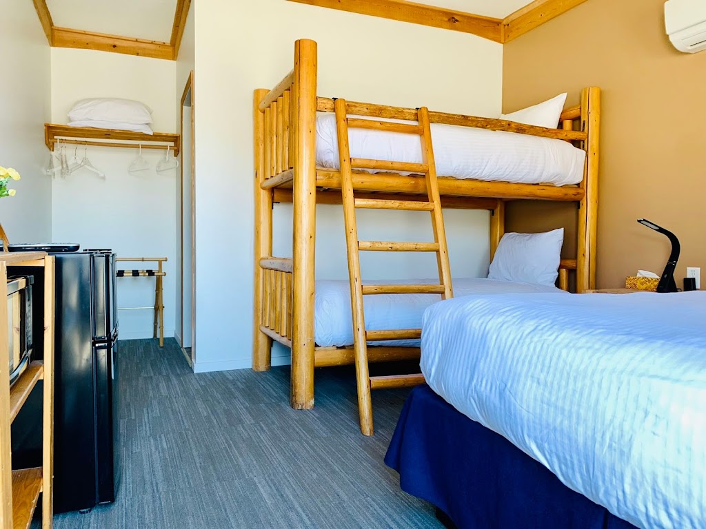 Bears Claw Lodge - Cache Creek | 1492 BC-97, Cache Creek, BC V0K 1H0, Canada | Phone: (250) 457-9705