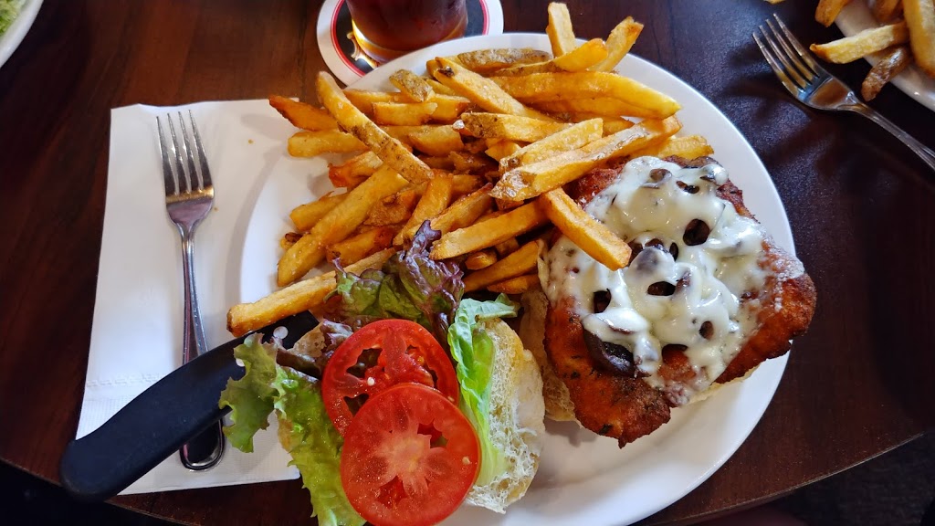 The Bent Elbow | 2880 King St E, Kitchener, ON N2A 1A7, Canada | Phone: (519) 208-0202