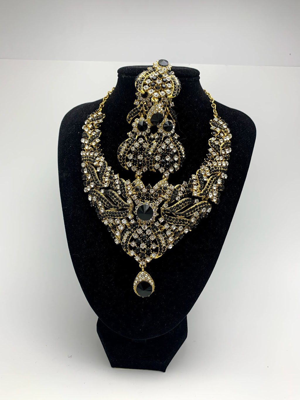 Ganga Textiles & Fashions | 3351 Markham Rd #122, Scarborough, ON M1X 0A6, Canada | Phone: (416) 907-9712