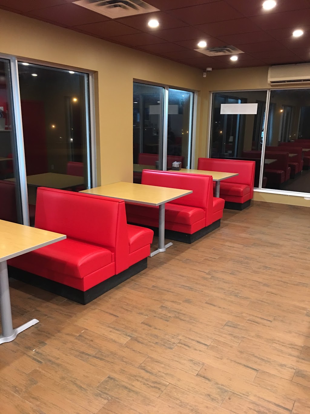 Dominos | 271 Blackmarsh Rd, St. Johns, NL A1E 1T3, Canada | Phone: (709) 754-9444