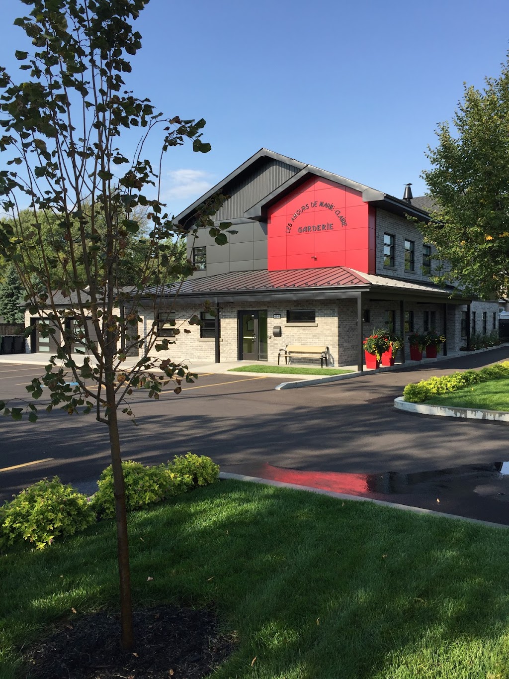Garderie Educative Bilingue Les Amours de Marie-Claire | 4941 Rue Eldor Daigneault, Pierrefonds, QC H8Y 3S9, Canada | Phone: (514) 685-3030