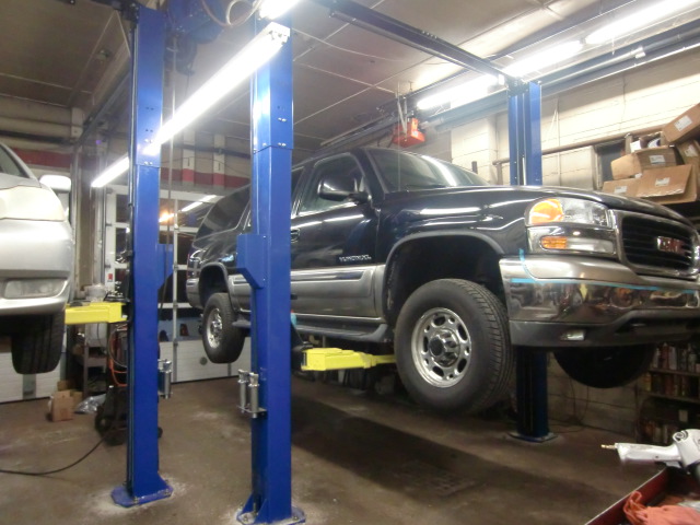 Minute Muffler Brake & Wheel | 3090 Lake Shore Blvd W, Etobicoke, ON M8V 1L2, Canada | Phone: (416) 251-2203
