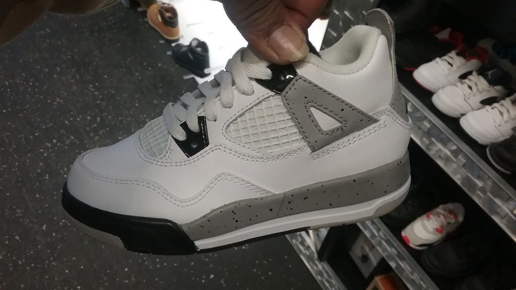 Legacy Apparel & Footwear | 2649 Bailey Ave, Buffalo, NY 14215, USA | Phone: (716) 893-0361