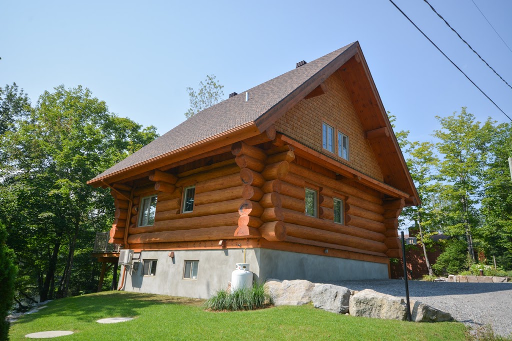 Chalet Le Bois Rond | --dHoward, 61 1re Rue, Saint-Adolphe-dHoward, QC J0T 2B0, Canada | Phone: (514) 754-3465