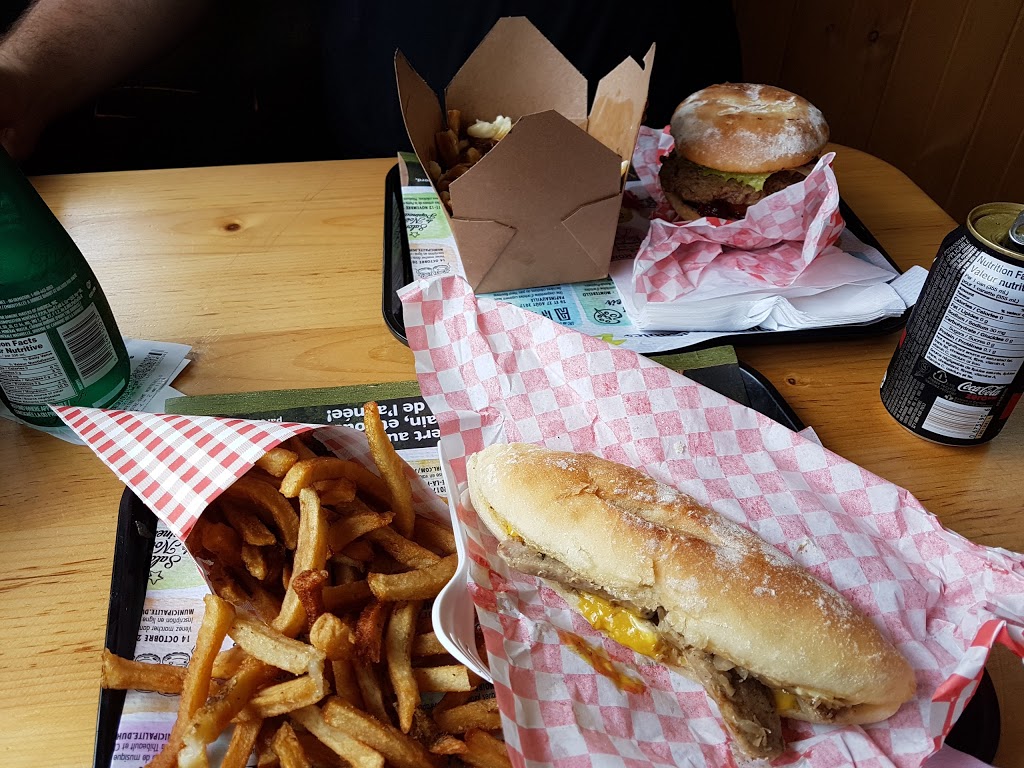 Snack et Délices Montebello | 497 Rue Notre Dame, Montebello, QC J0V 1L0, Canada | Phone: (819) 309-0595