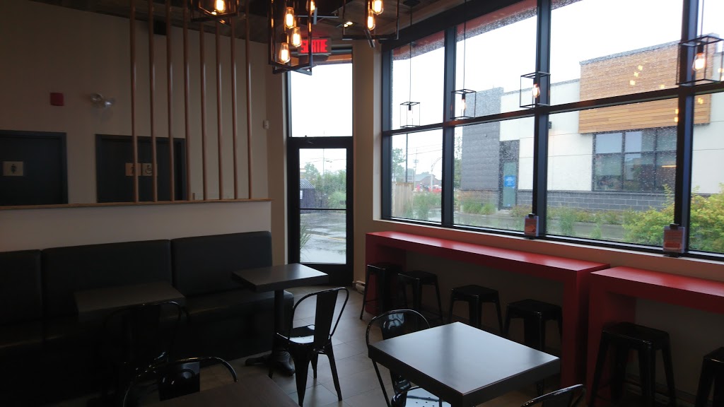 Chicking | 4857 Boul Bourque, Sherbrooke, QC J1N 1E8, Canada | Phone: (819) 821-4333