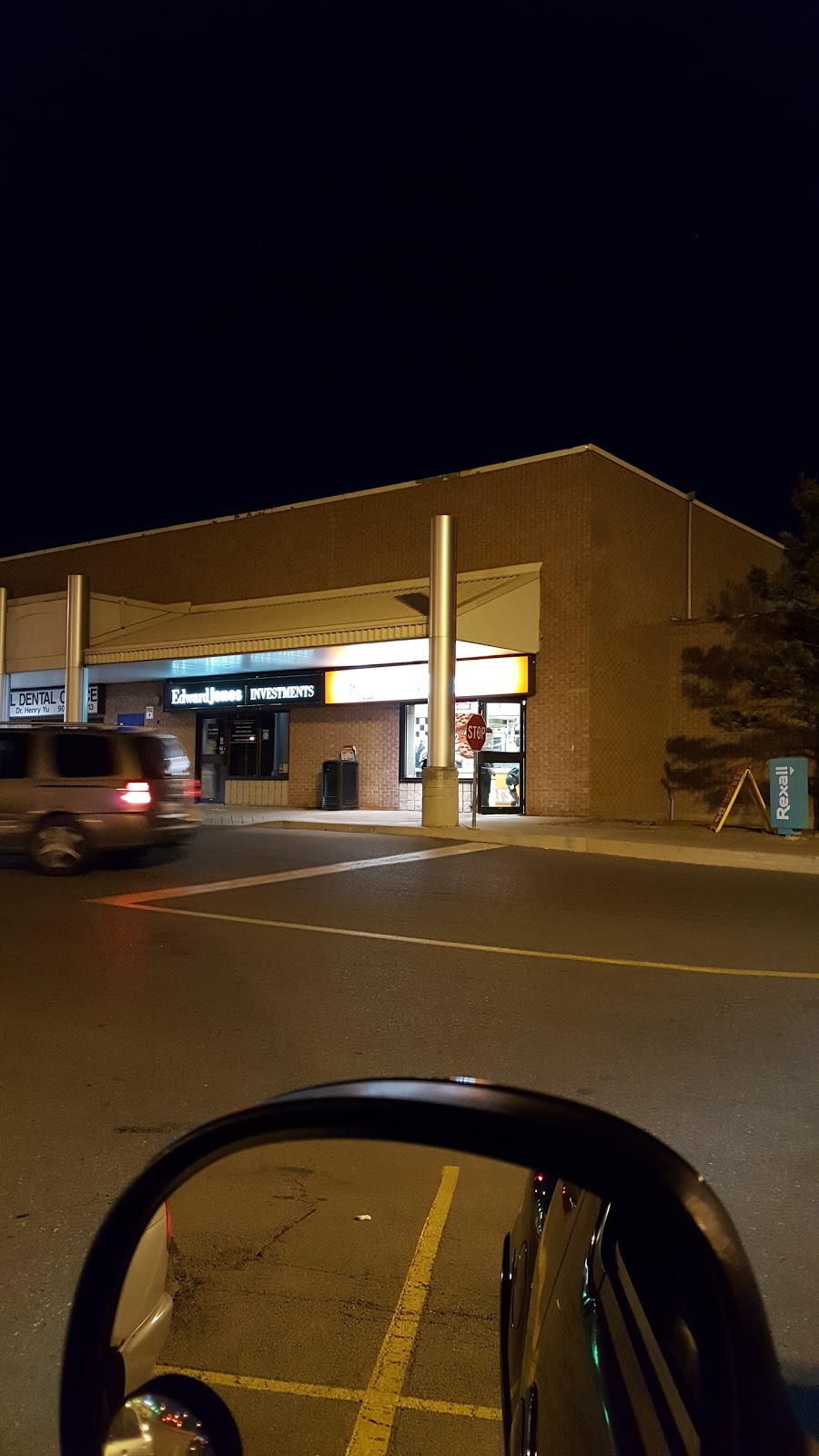 Little Caesars Pizza | 1077 N Service Rd, Mississauga, ON L4Y 1A6, Canada | Phone: (905) 897-7400