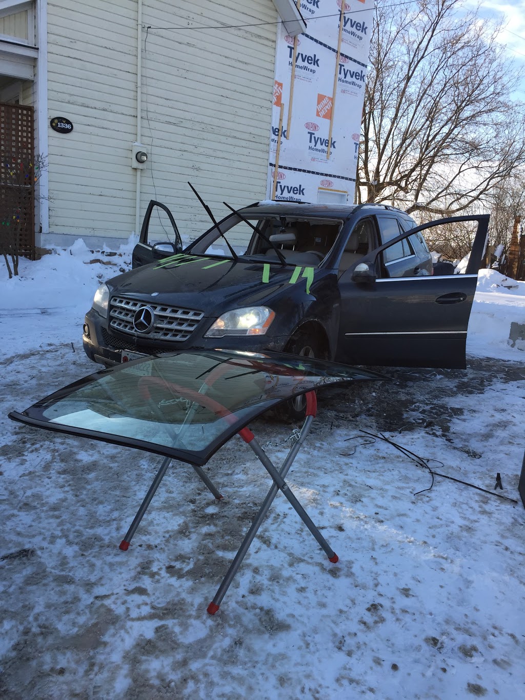 RoadRunner Auto Glass Repair | car repair | 323 Wiggins Private, Ottawa, ON K1N 1A5, Canada | 6133162131 OR +1 613-316-2131