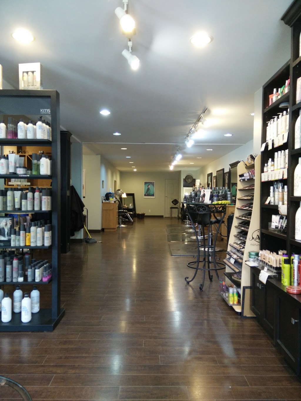 Anyas Hair Studio | 226 Main St, Niverville, MB R0A 1E0, Canada | Phone: (204) 388-5495