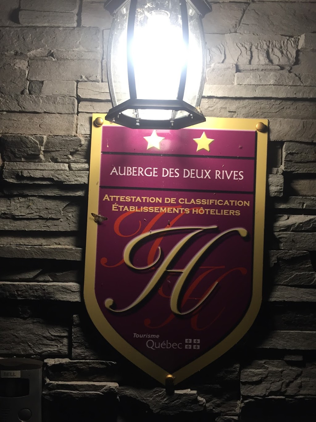 Auberge des Deux Rives | 339 chemin du Lac Ste-Marie Kazabazua, Lac-Sainte-Marie, QC J0X 1Z0, Canada | Phone: (819) 467-3797