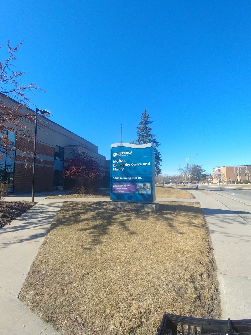 Malton Library | 3540 Morning Star Dr, Mississauga, ON L4T 1Y2, Canada | Phone: (905) 615-4640