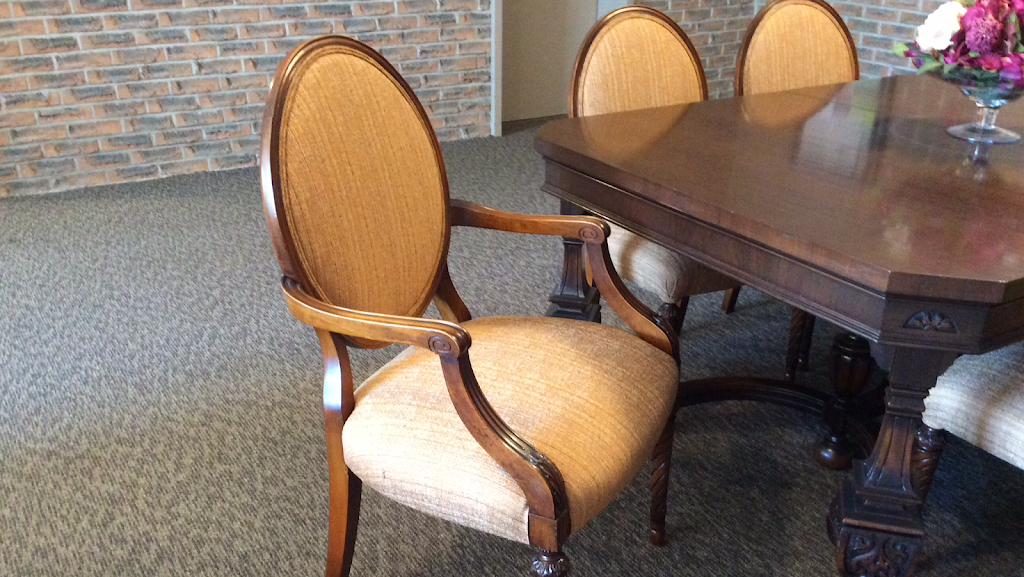 Accent Upholstery | 1679 Westdel Bourne, London, ON N6K 4R1, Canada | Phone: (519) 652-1794