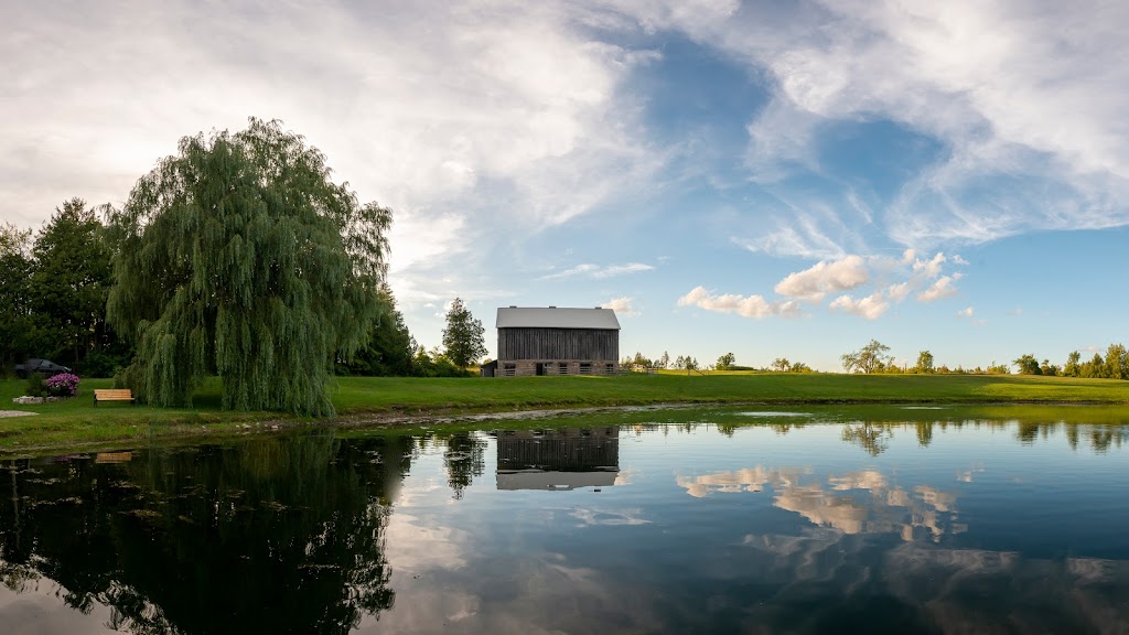 The Hummingbird Barn Venue | 5035 Wellington 125, Erin, ON L7J 2L9, Canada | Phone: (289) 349-1144