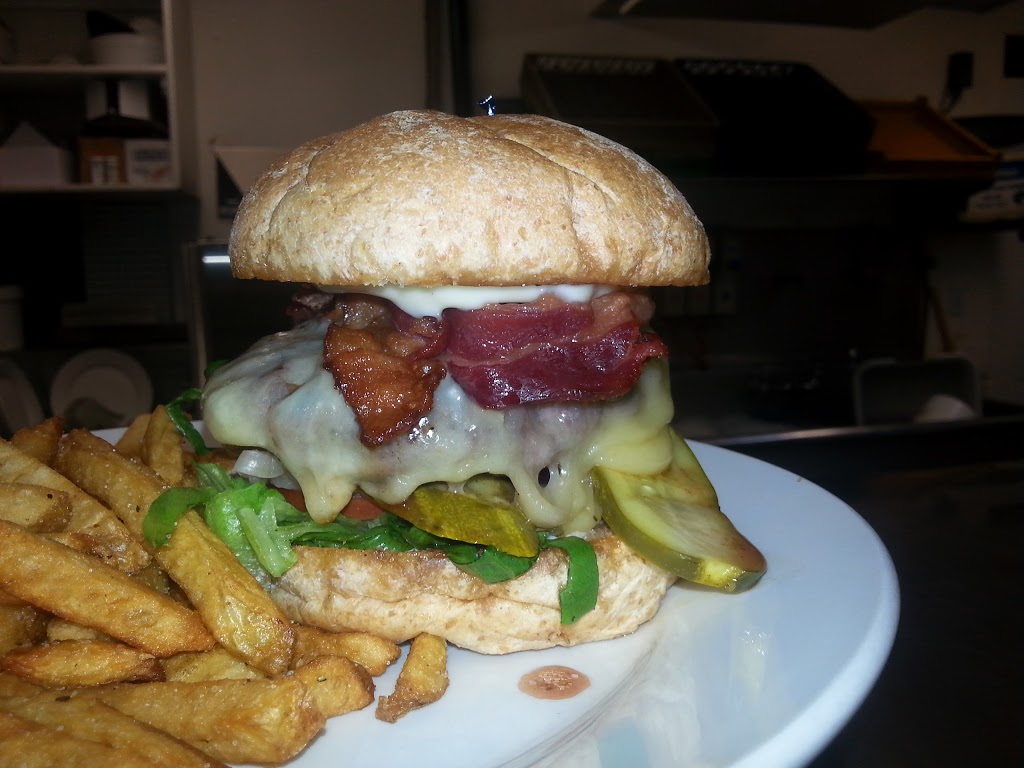 Bunkhouse Bar & Grill | 2777 K. L. O. Rd, Kelowna, BC V1W 4A5, Canada | Phone: (250) 868-3844
