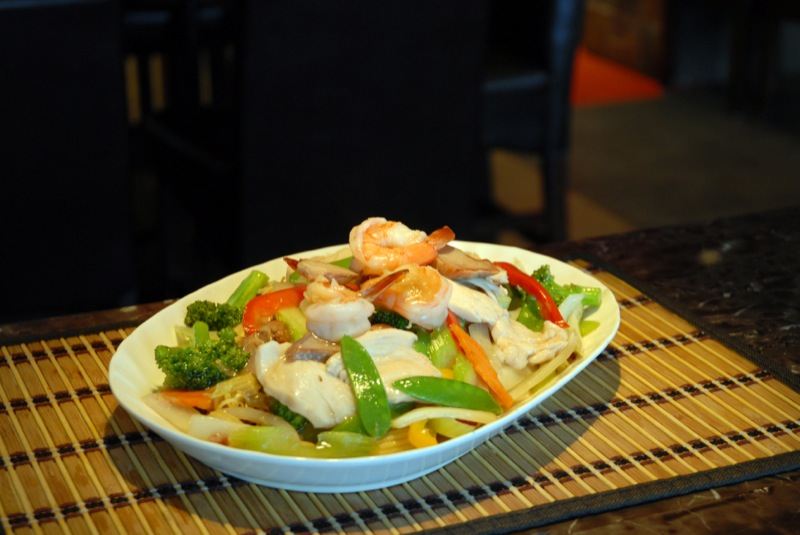Restaurant Rouge | 6000 Boulevard Rome #60, Brossard, QC J4Y 0B6, Canada | Phone: (450) 676-8886