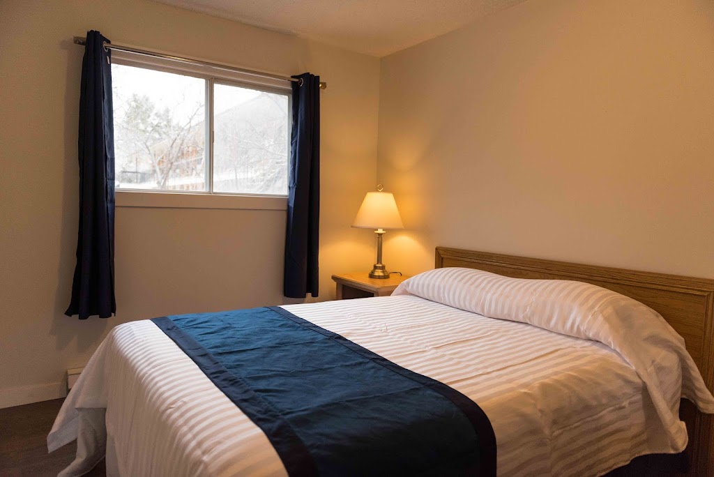 Radium Park Lodge | 4873 Stanley St, Radium Hot Springs, BC V0A 1M0, Canada | Phone: (250) 347-9582