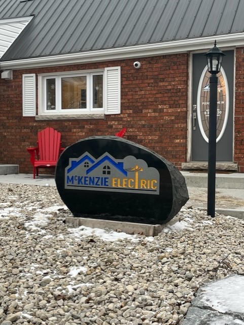 Ingham Monuments | 251 Sydenham St, Brantford, ON N3R 3Z6, Canada | Phone: (519) 752-8649