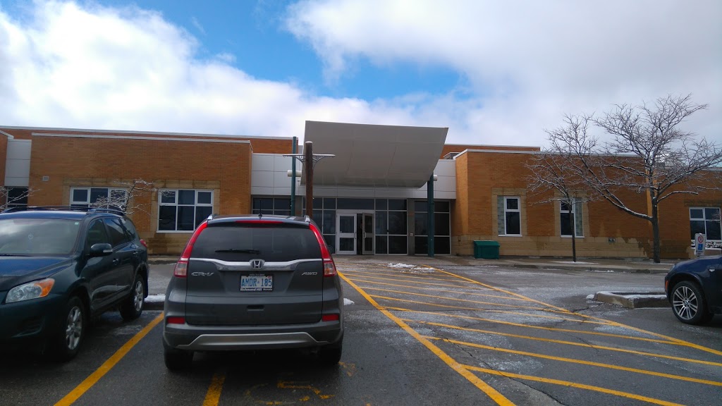 Bayview Hill Community Centre & Pool | 114 Spadina Rd, Richmond Hill, ON L4B 2Y9, Canada | Phone: (905) 508-5995