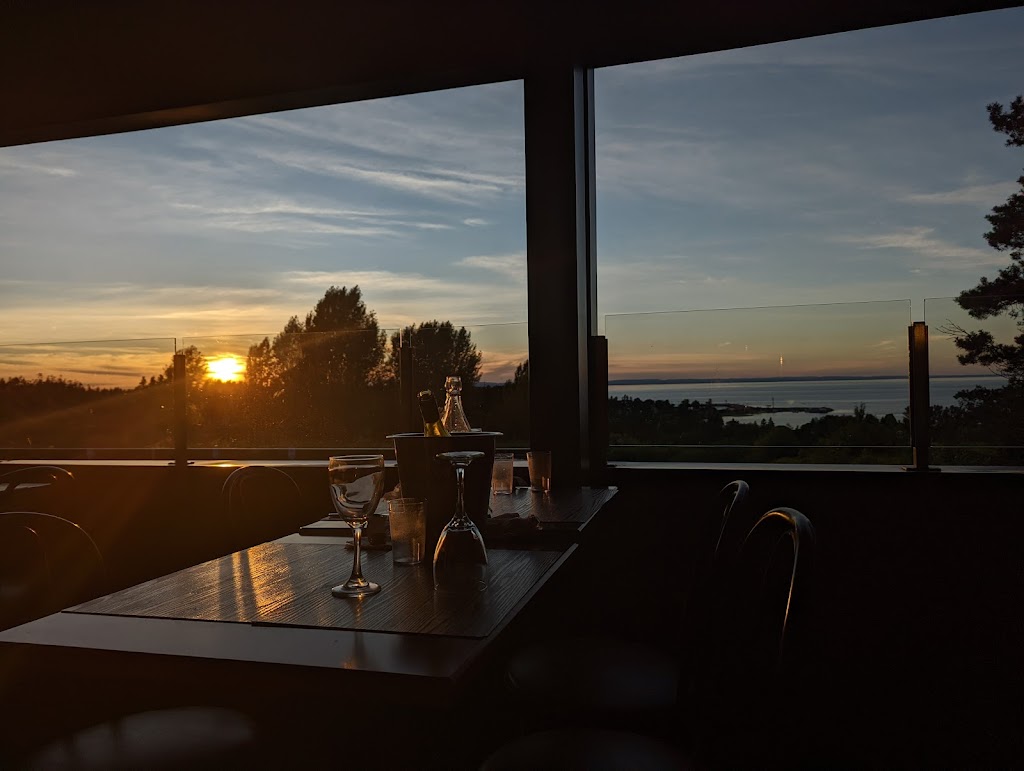 Restaurant Le Biarritz | 89 Rue Notre Dame O, Trois-Pistoles, QC G0L 4K0, Canada | Phone: (418) 851-4705